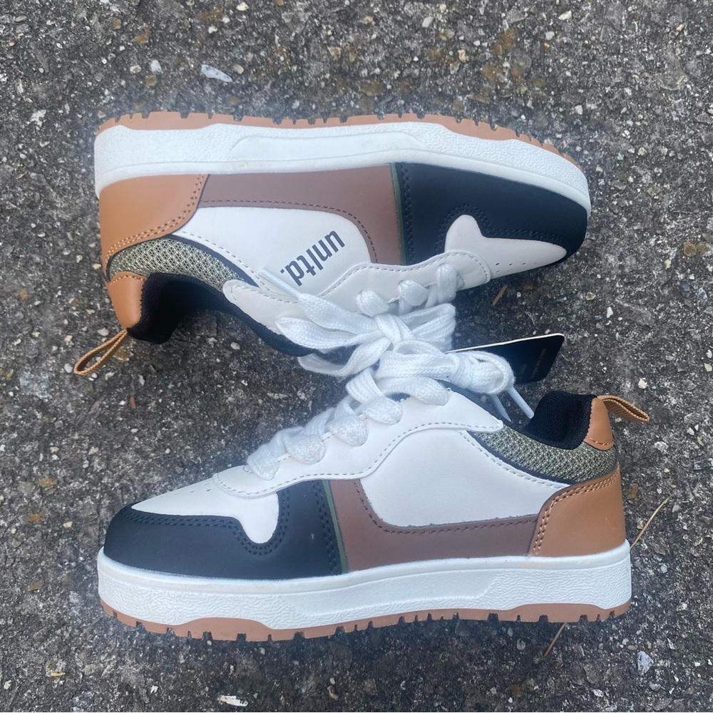 UNLTD Kingston In White Brown And Black